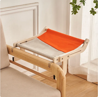 Lit en bois pour chat – balcon ou fenêtre