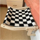 Lit en bois pour chat – balcon ou fenêtre